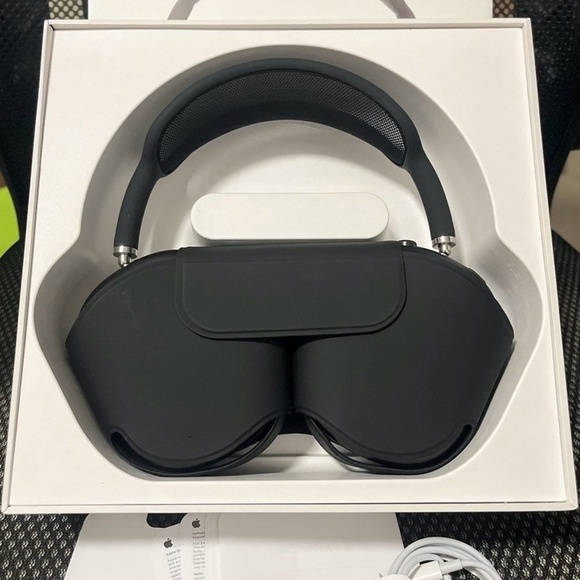 Apple AirPod Max x6 pairs - Picture 3 of 5